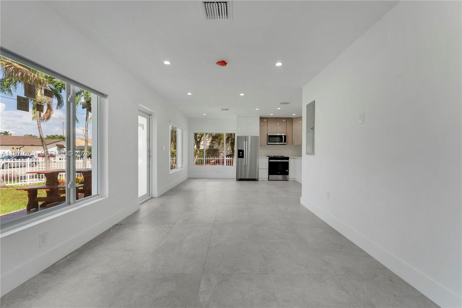 521 NW 33rd Ave Miami, FL 33125