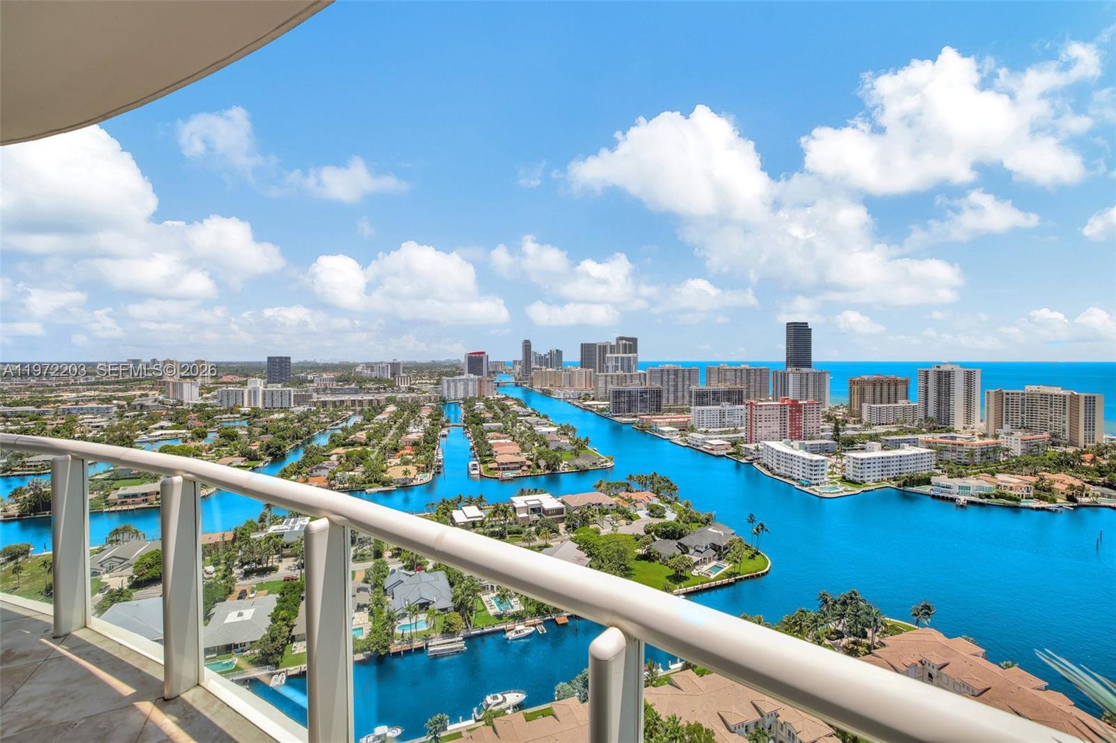 21200 Point Pl #PH2804 Aventura, FL 33180