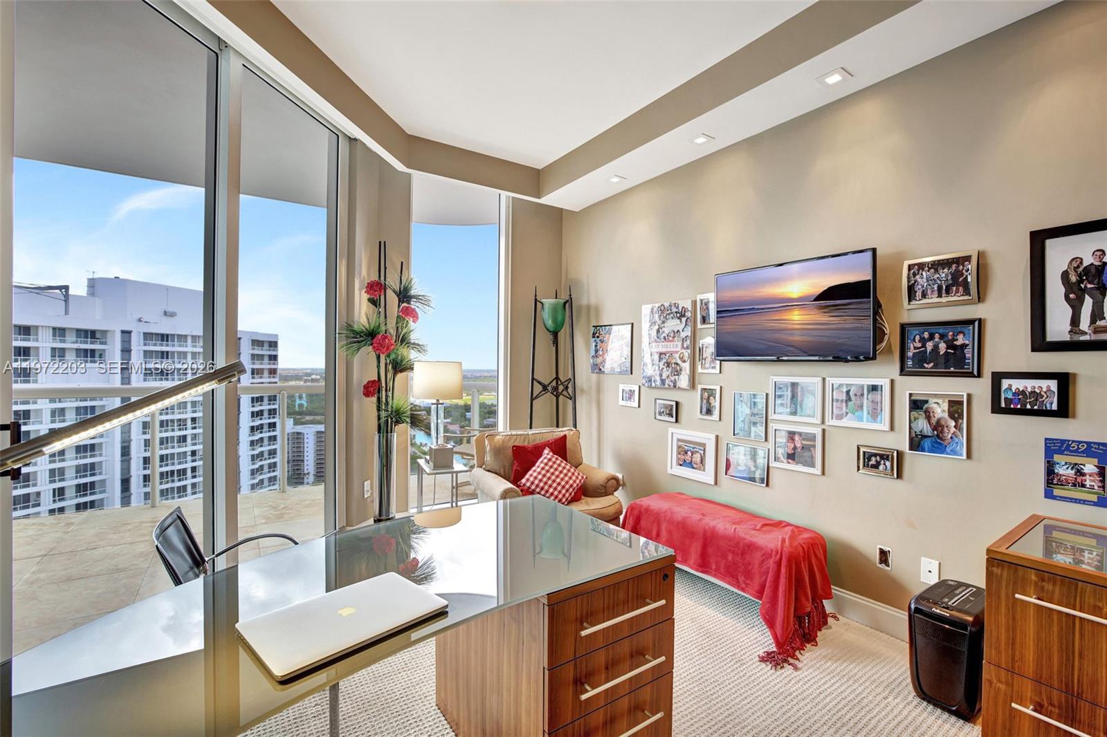 21200 Point Pl #PH2804 Aventura, FL 33180