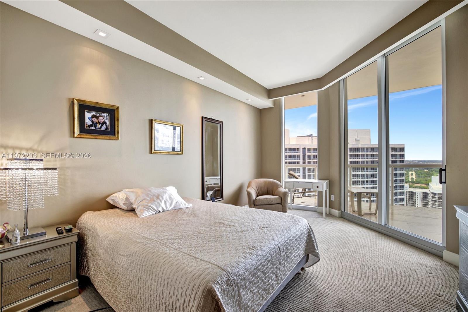 21200 Point Pl #PH2804 Aventura, FL 33180