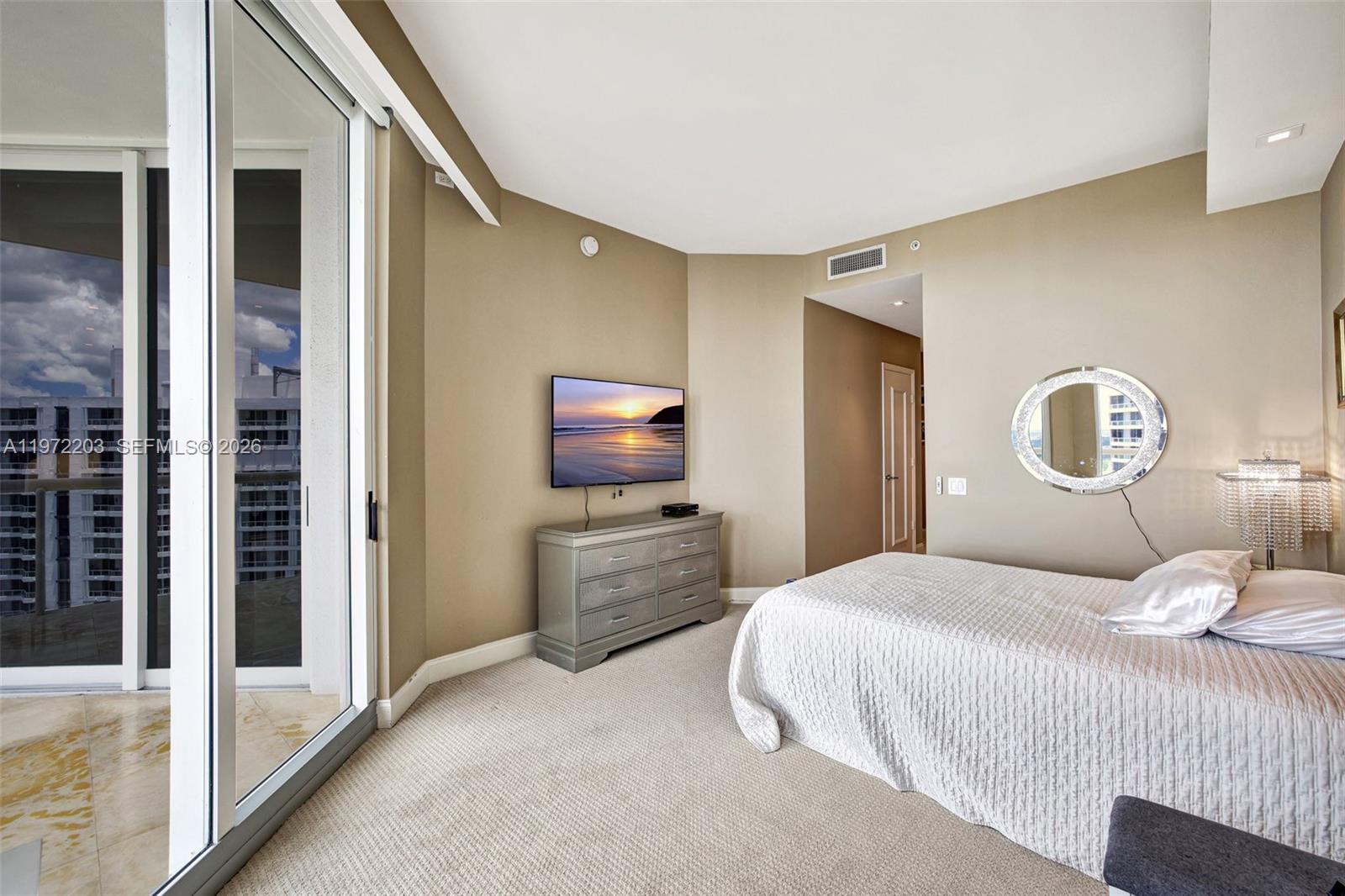 21200 Point Pl #PH2804 Aventura, FL 33180