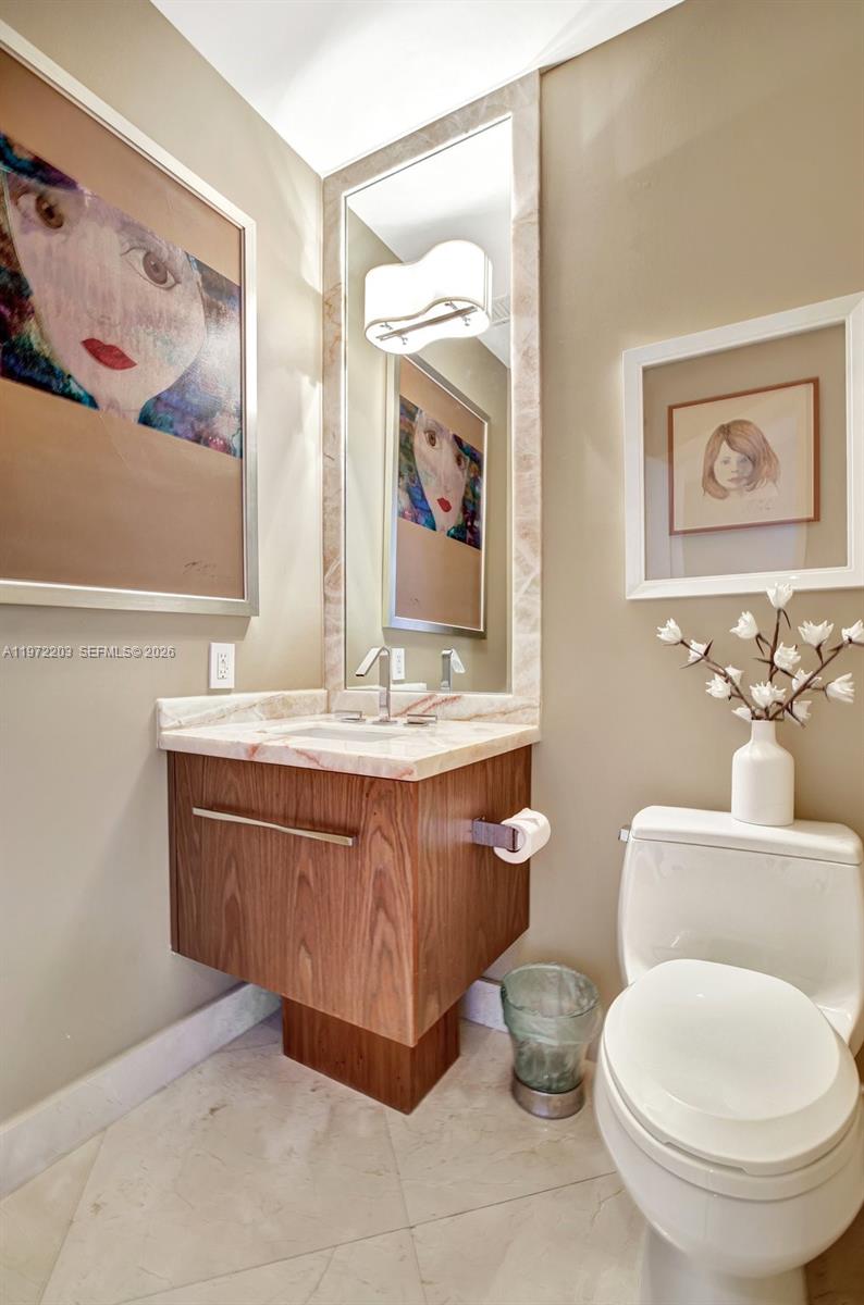 21200 Point Pl #PH2804 Aventura, FL 33180