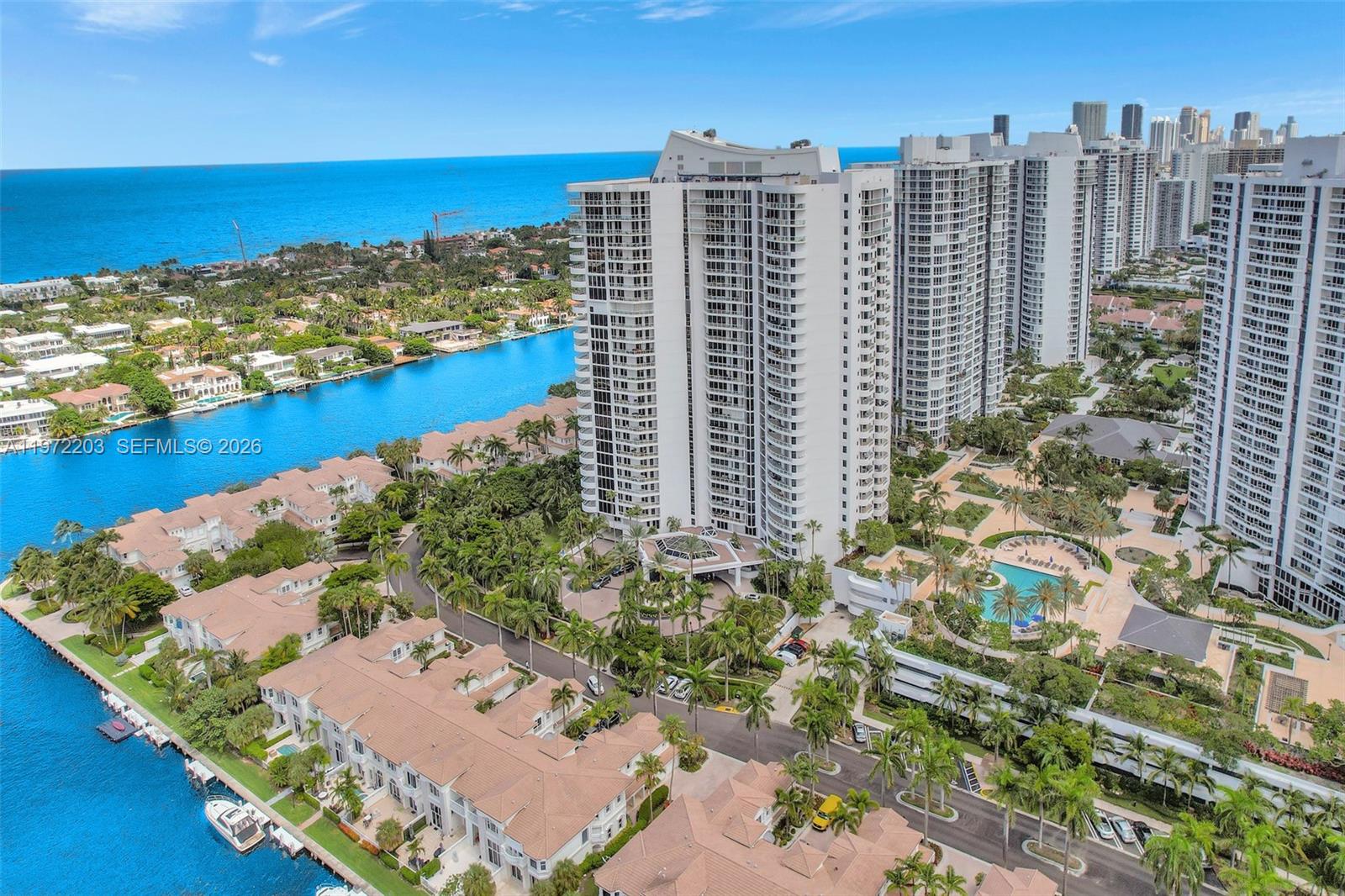 21200 Point Pl #PH2804 Aventura, FL 33180