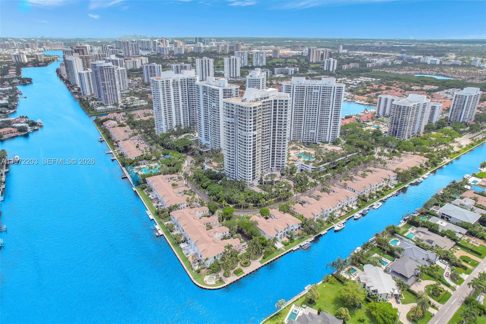 21200 Point Pl #PH2804 Aventura, FL 33180