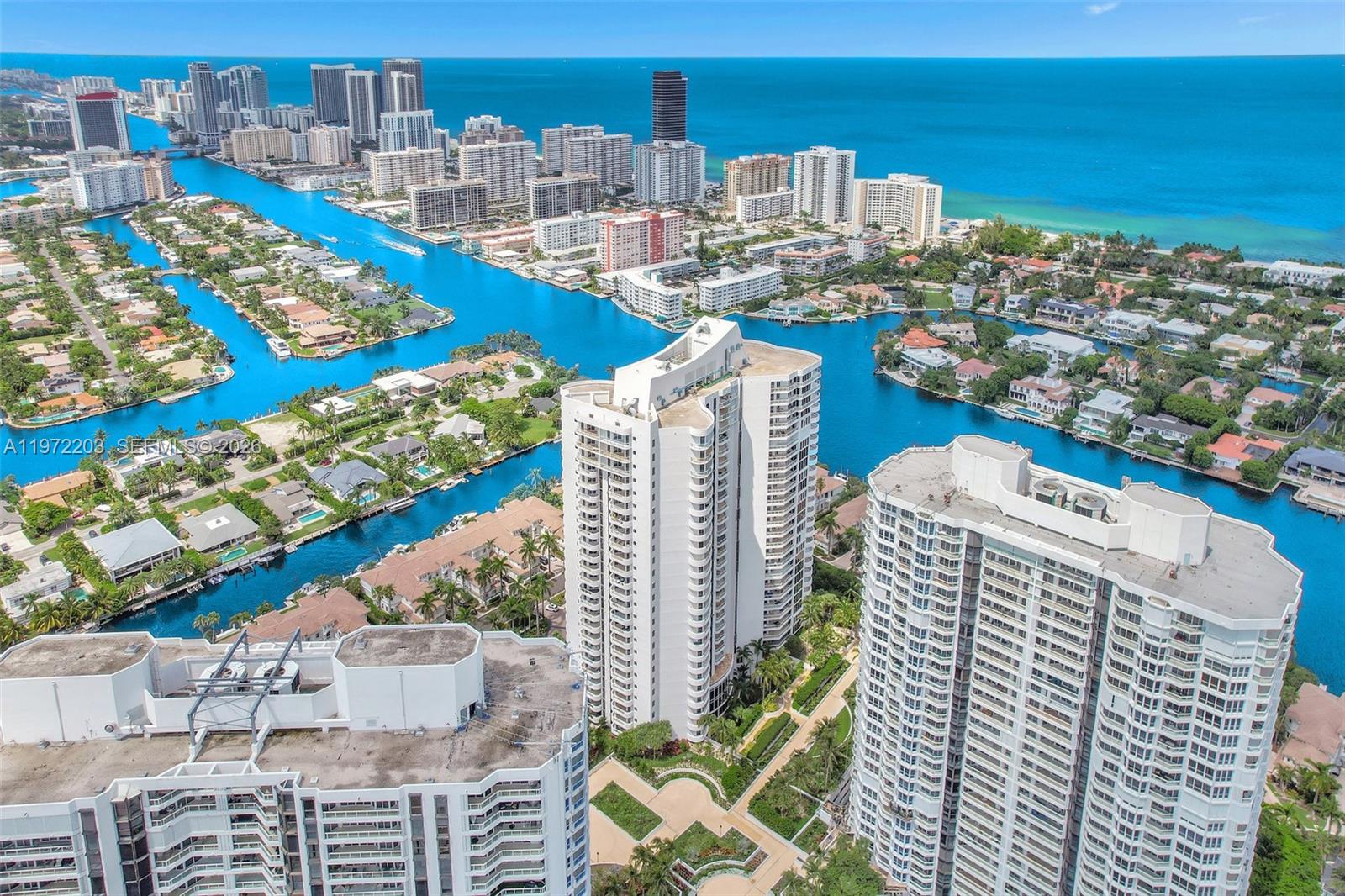 21200 Point Pl #PH2804 Aventura, FL 33180