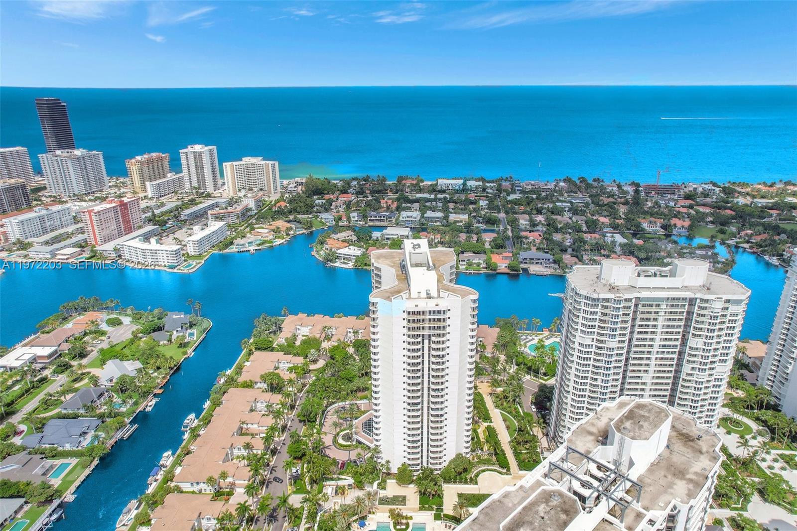 21200 Point Pl #PH2804 Aventura, FL 33180