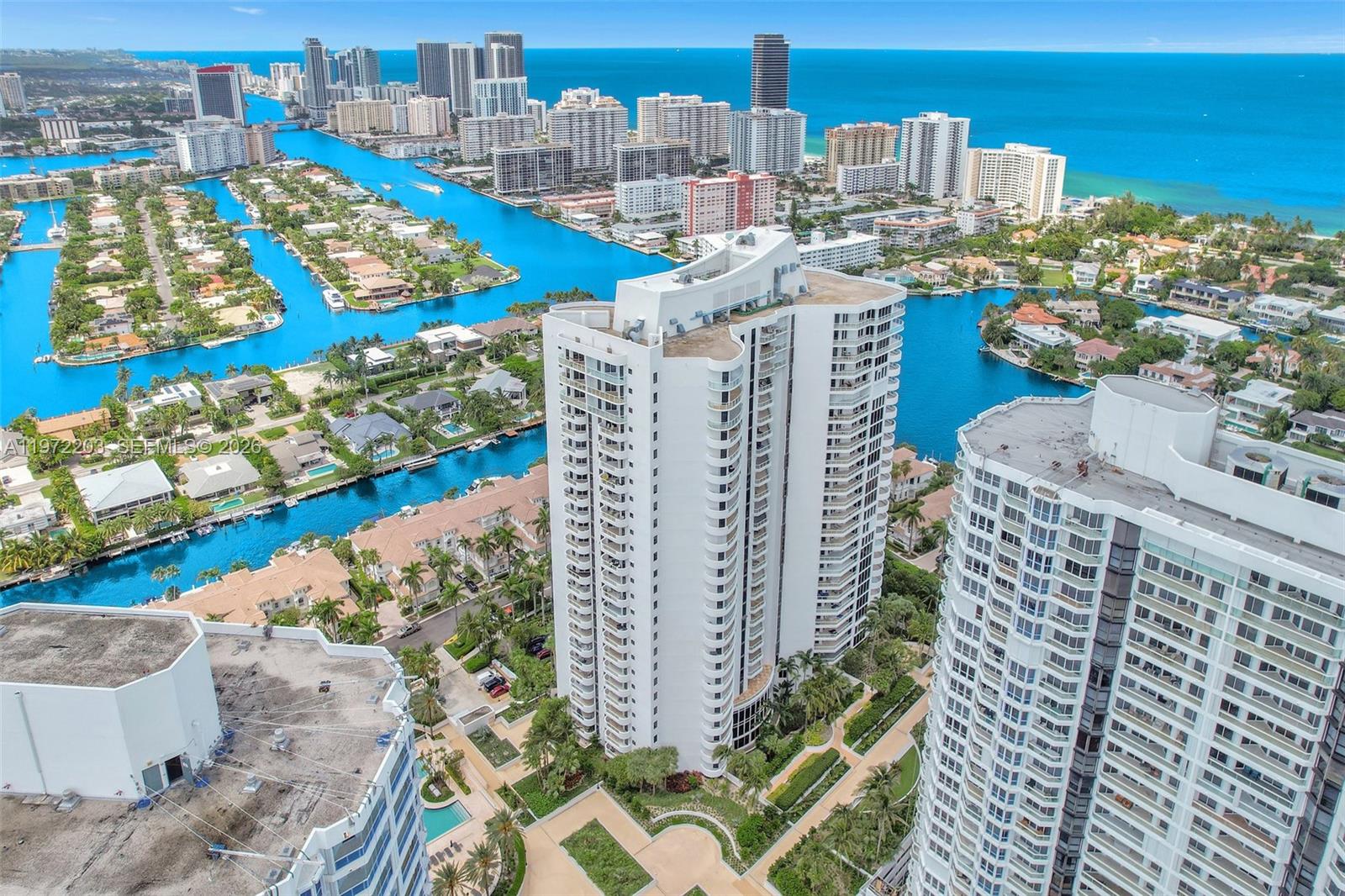 21200 Point Pl #PH2804 Aventura, FL 33180