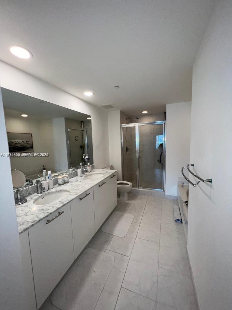 950 Brickell Bay Dr #3105 Miami, FL 33131