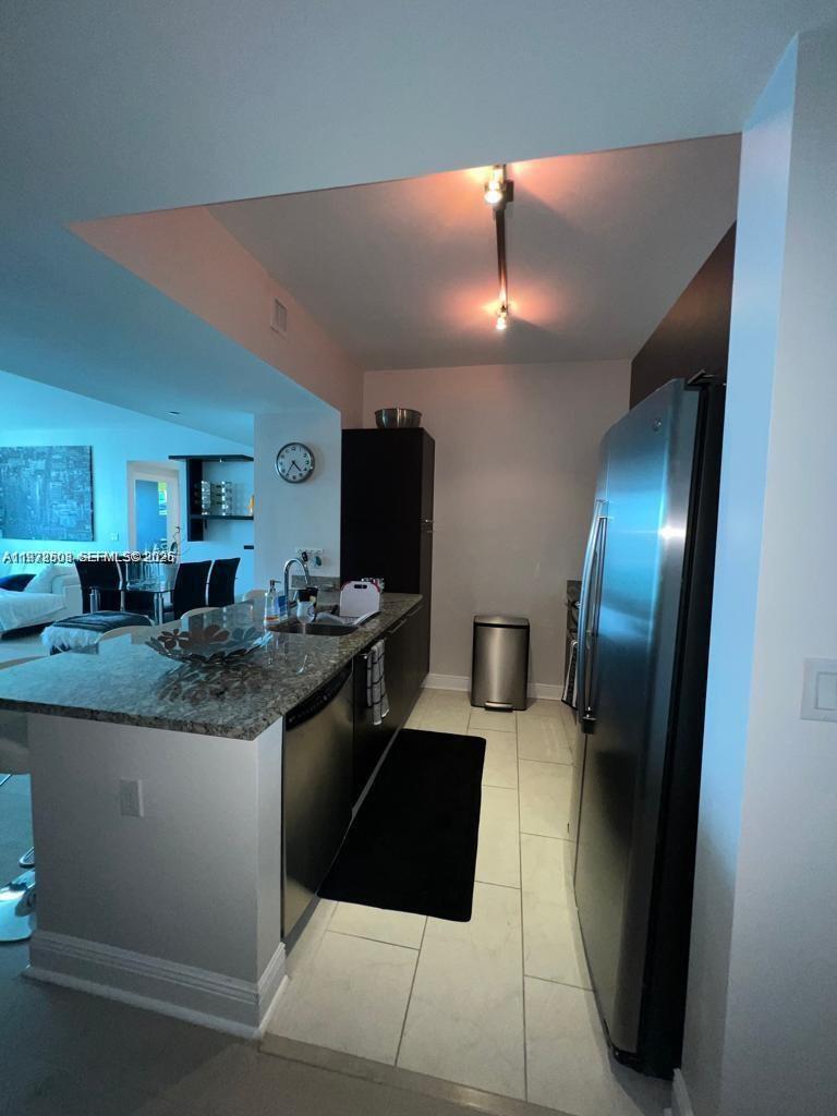 950 Brickell Bay Dr #3105 Miami, FL 33131