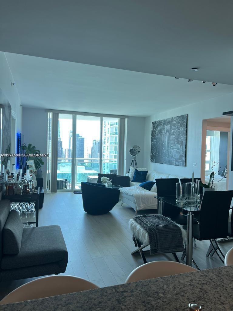 950 Brickell Bay Dr #3105 Miami, FL 33131
