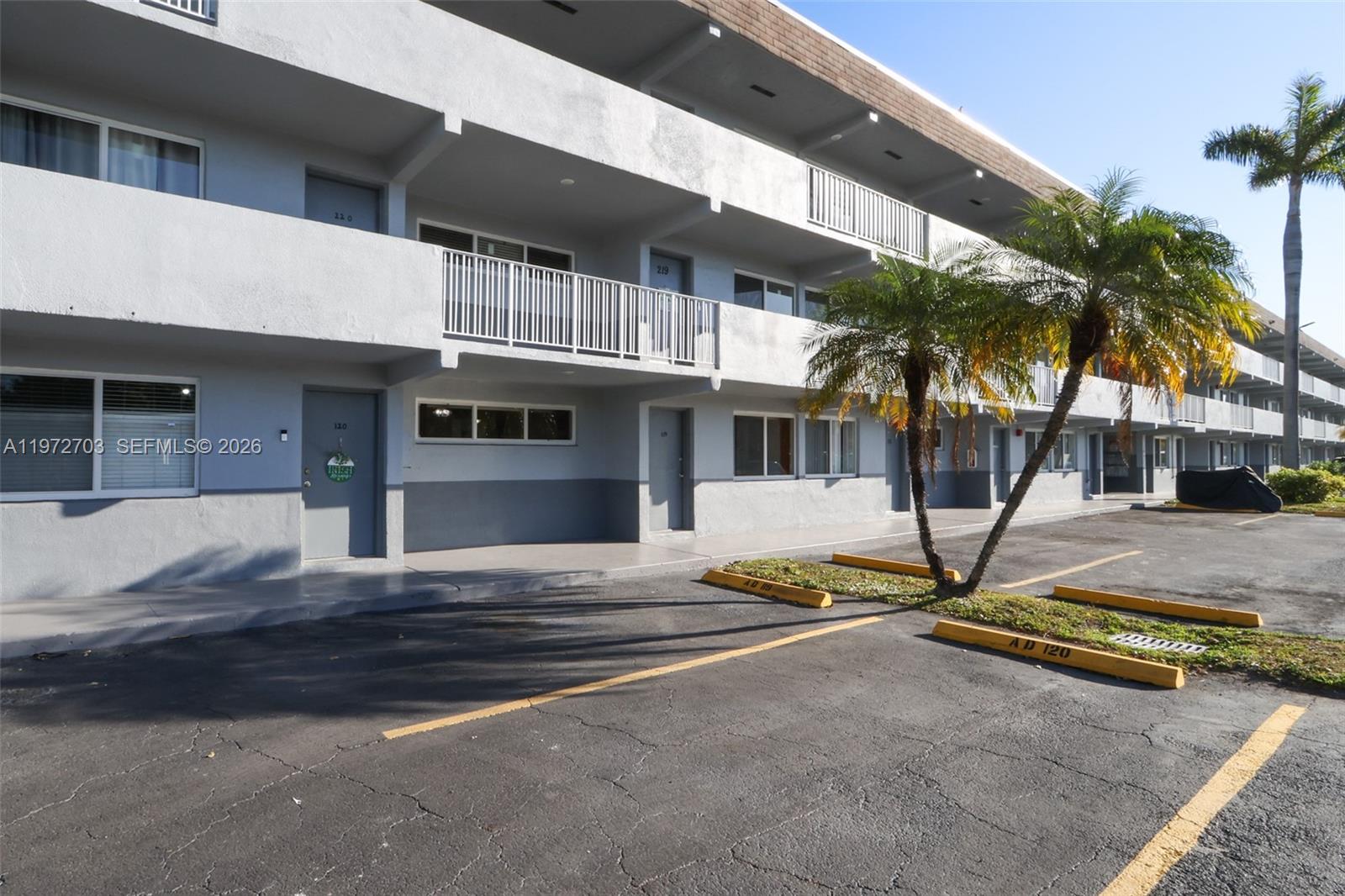 11195 SW 1st St #119 Sweetwater, FL 33174