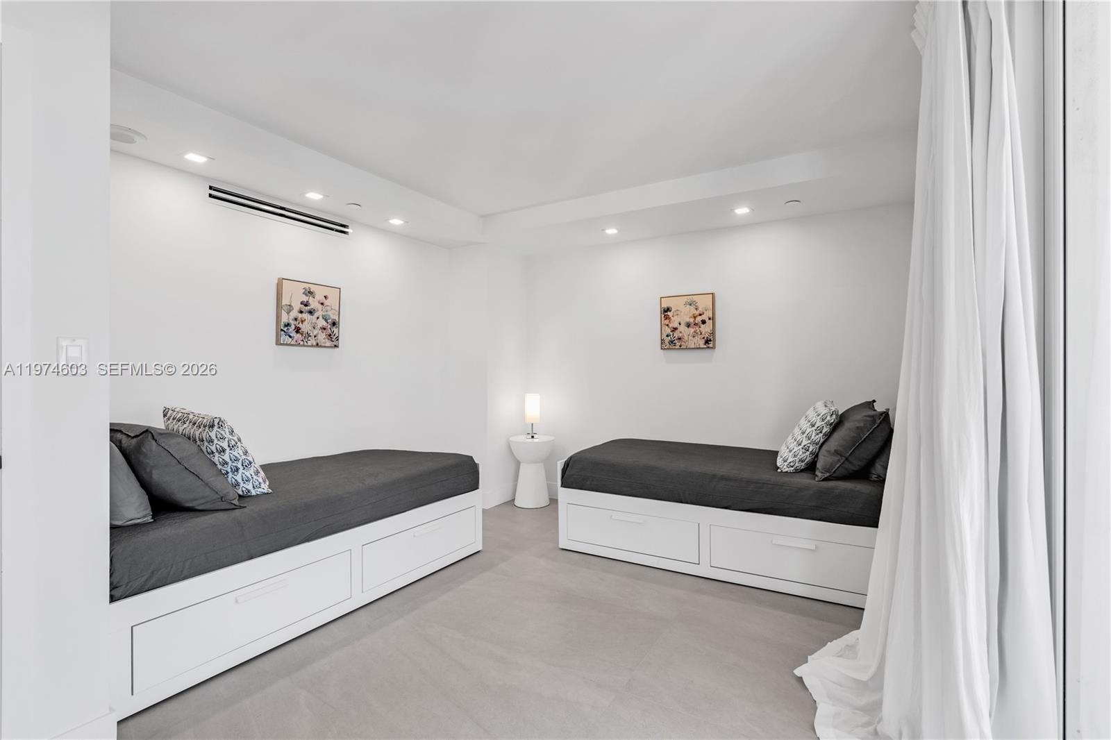 image Casa Del Mar Condos29