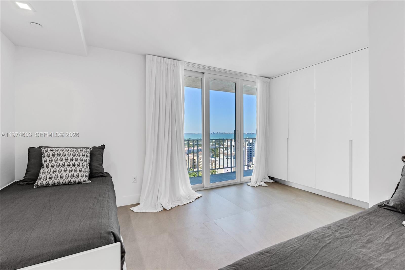 image Casa Del Mar Condos30