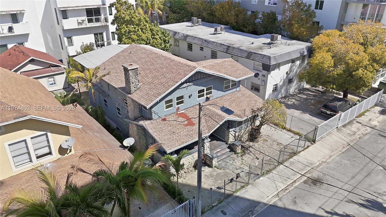 667 NW 1st St Miami, FL 33128