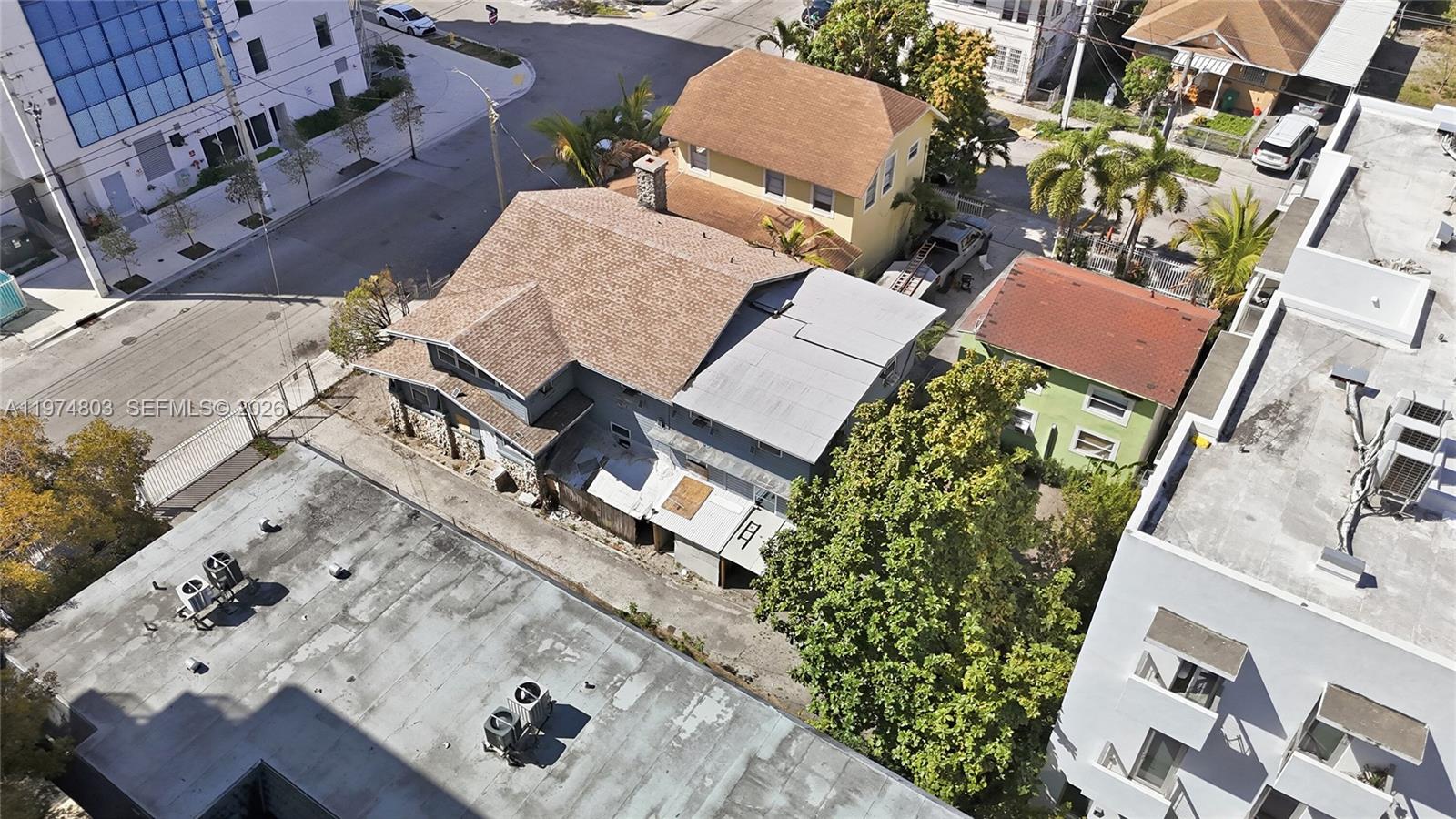 667 NW 1st St Miami, FL 33128