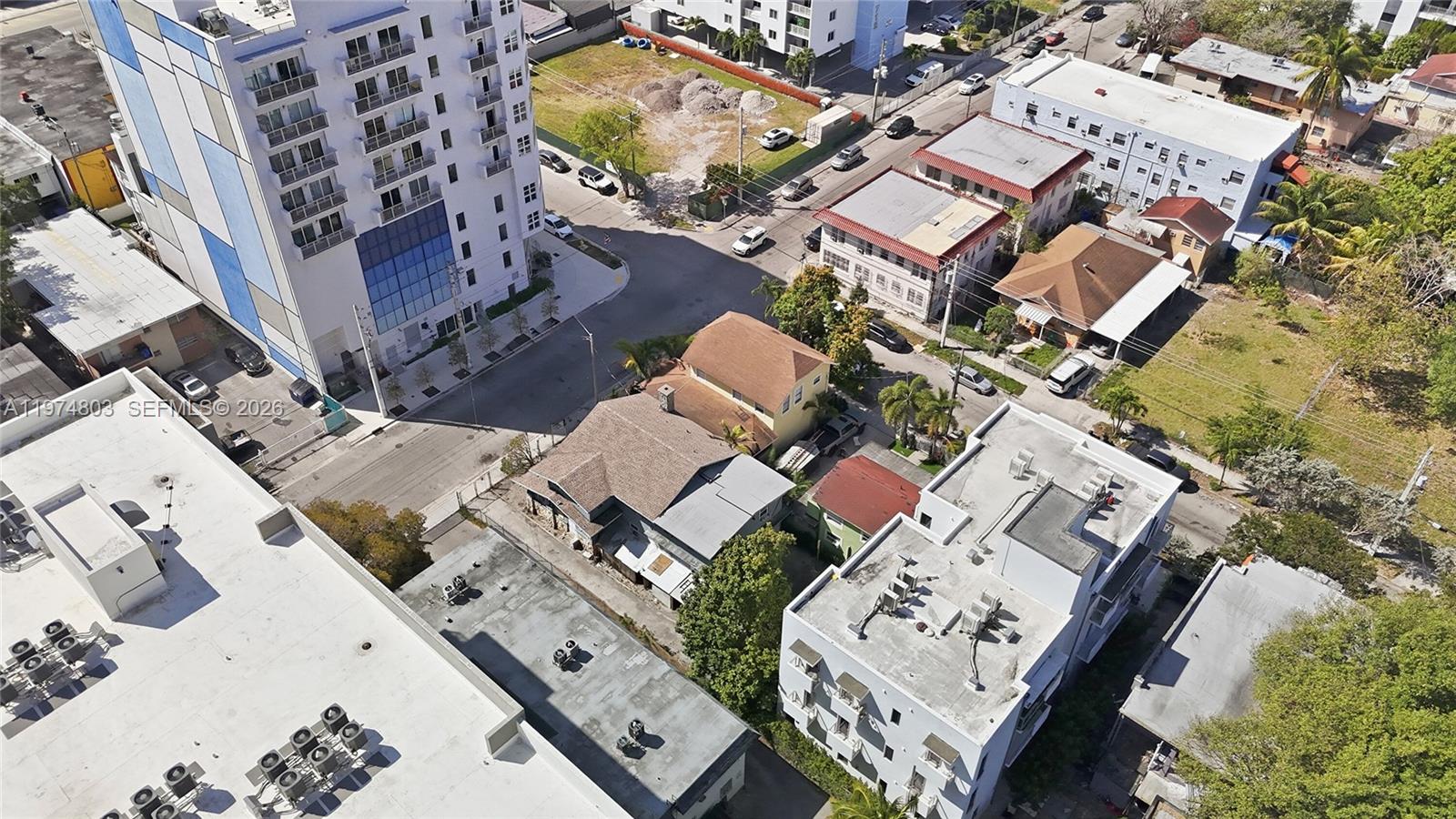 667 NW 1st St Miami, FL 33128