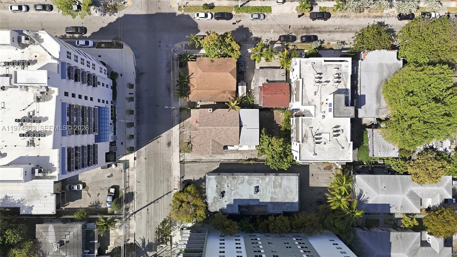 667 NW 1st St Miami, FL 33128