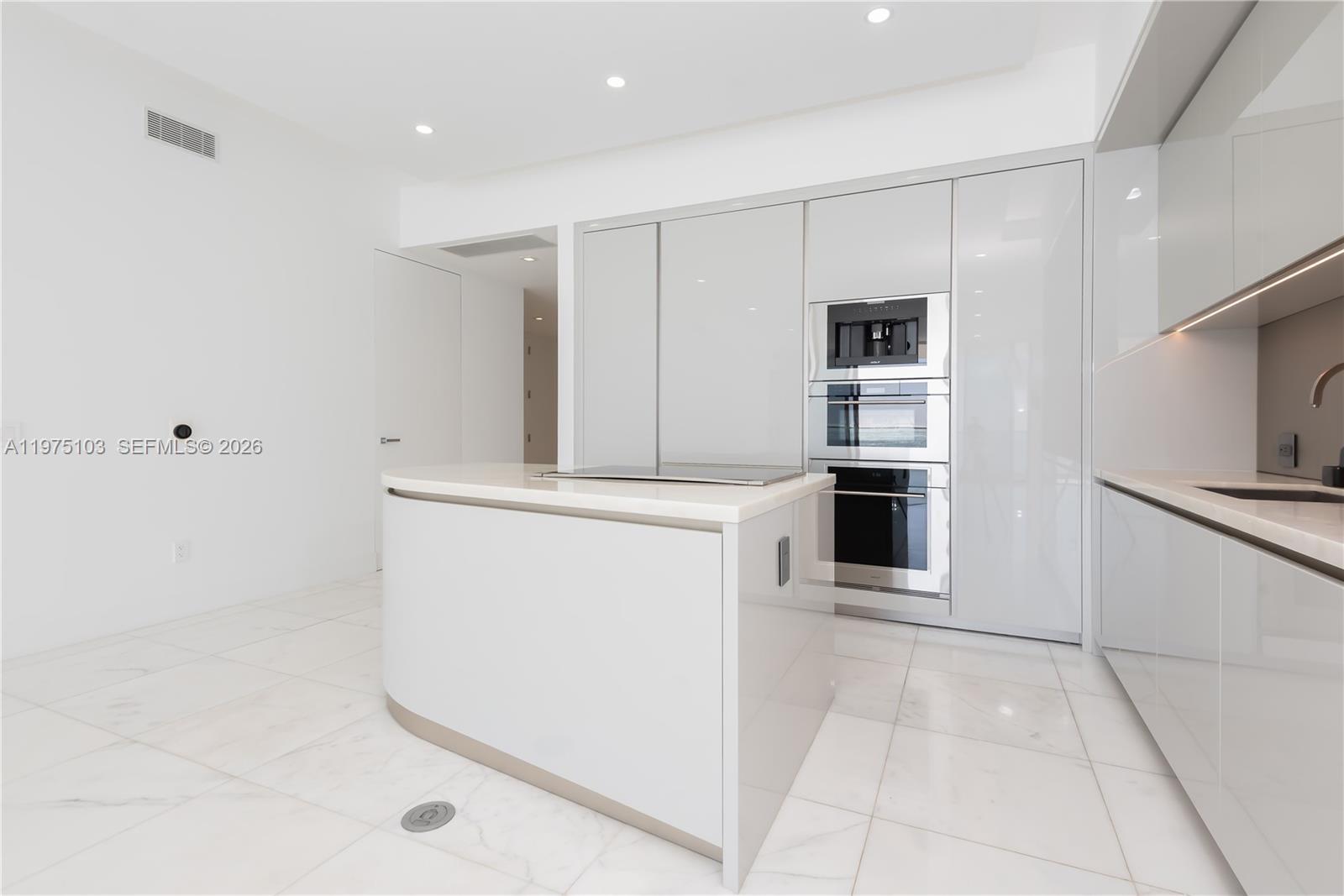 18975 Collins Ave #801 Sunny Isles Beach, FL 33160