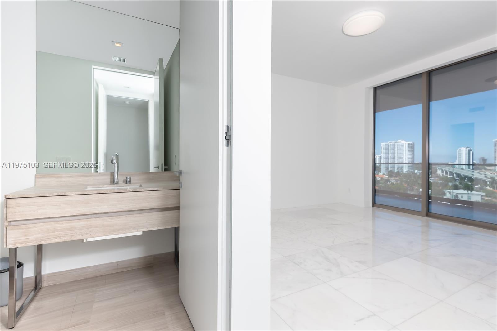 18975 Collins Ave #801 Sunny Isles Beach, FL 33160