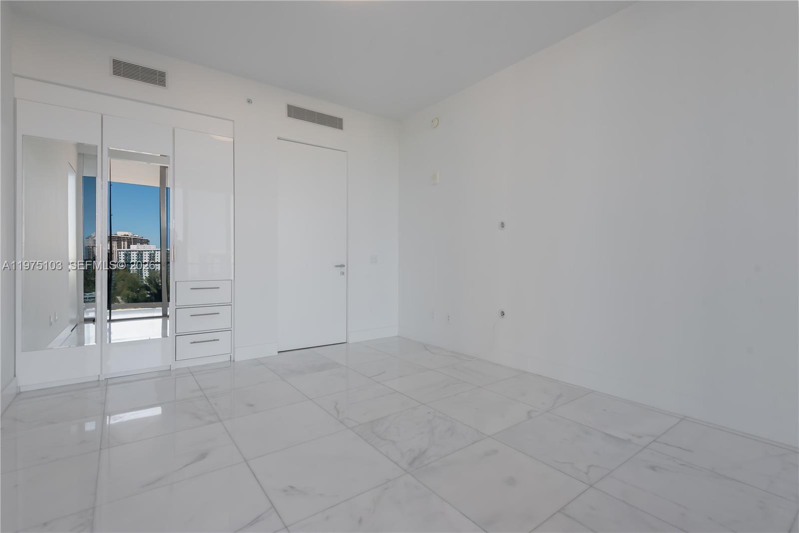 18975 Collins Ave #801 Sunny Isles Beach, FL 33160