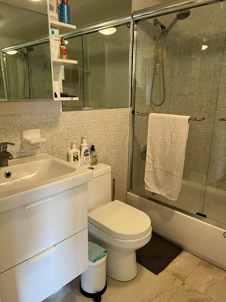 1130 11th St #5A Miami Beach, FL 33139