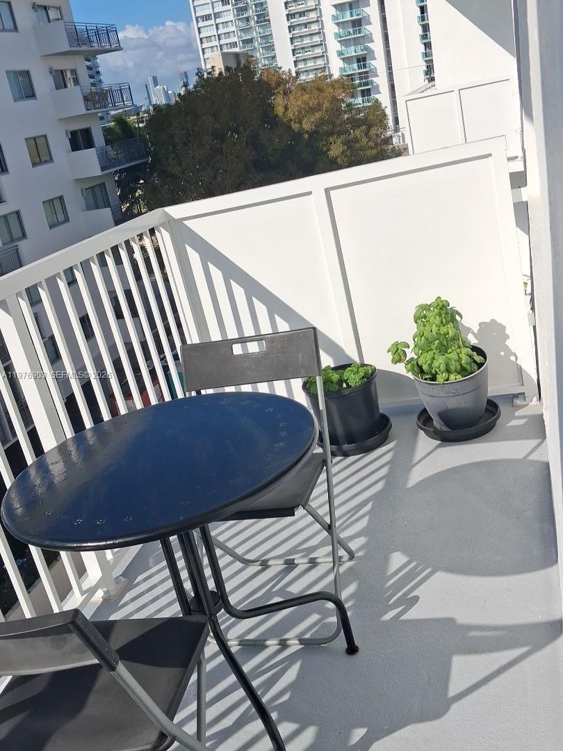 1130 11th St #5A Miami Beach, FL 33139