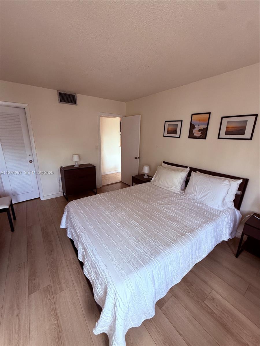 1130 11th St #5A Miami Beach, FL 33139