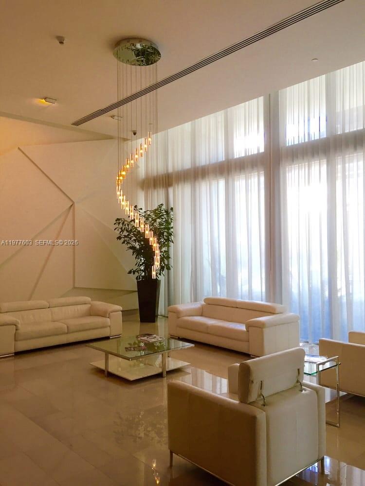 1111 SW 1st Ave #1823-N Miami, FL 33130