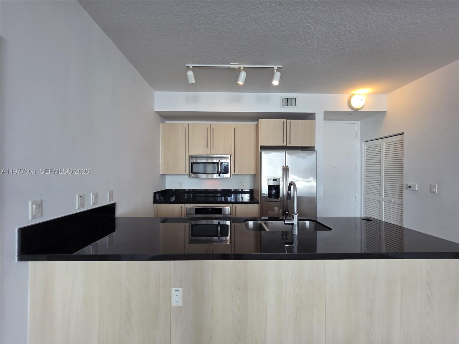 1111 SW 1st Ave #1823-N Miami, FL 33130