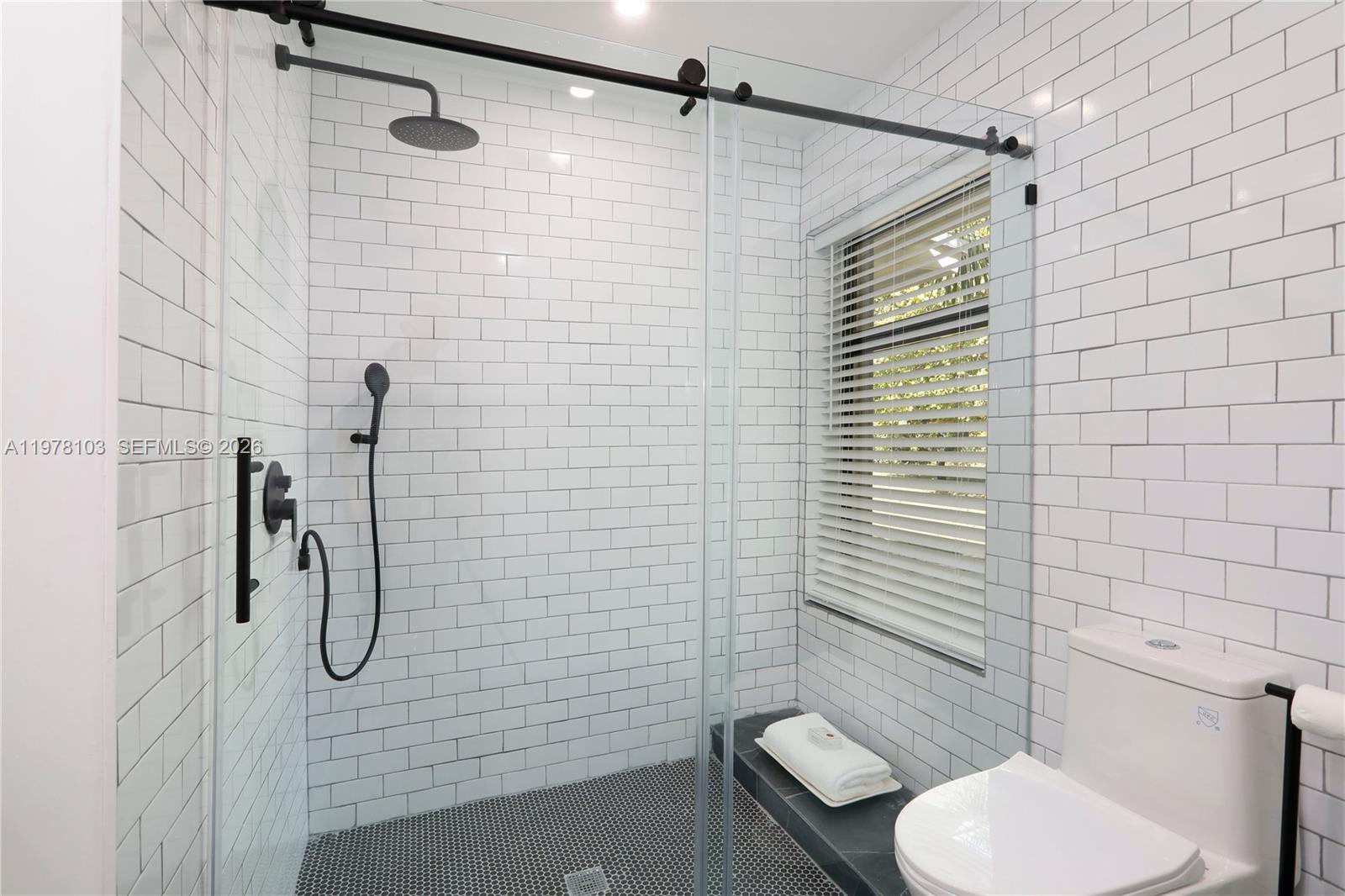 6841 SW 130th Ter Pinecrest, FL 33156