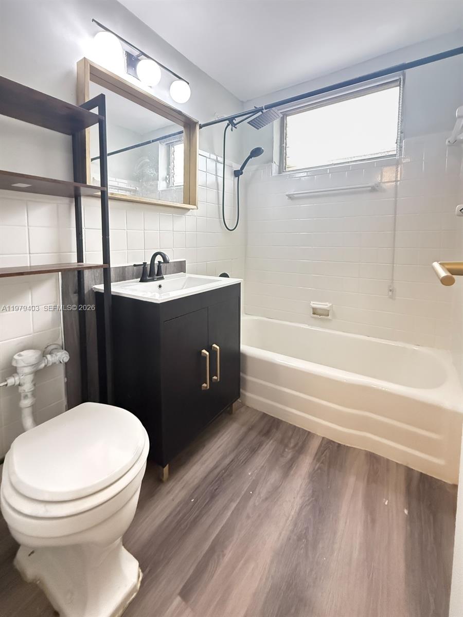 7720 Harding Ave #3 Miami Beach, FL 33141