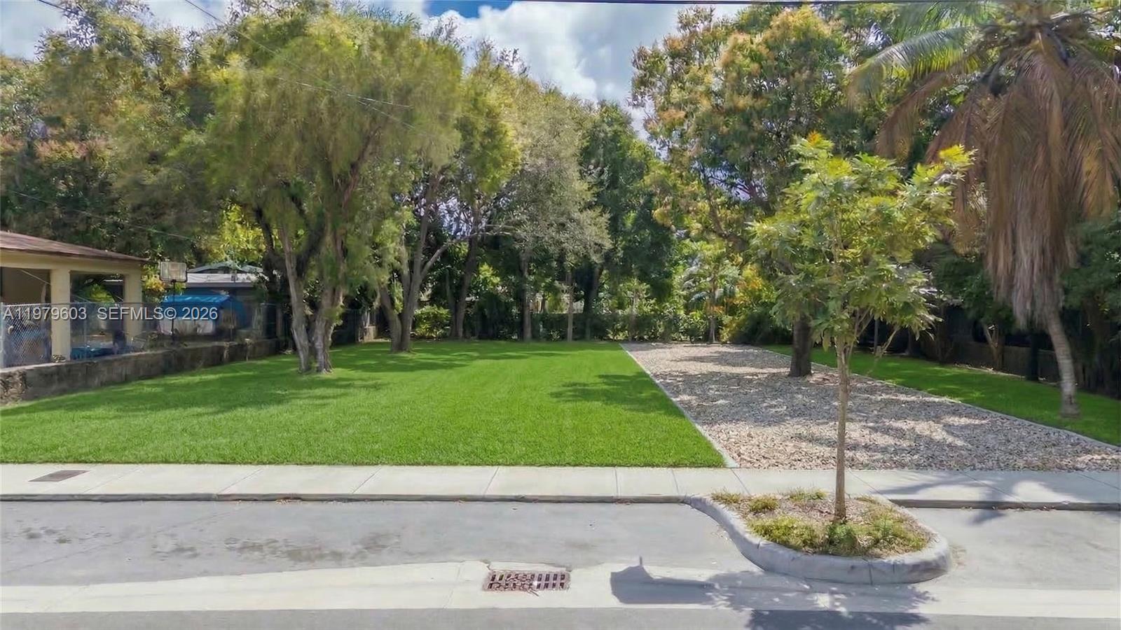 98 NE 70th St Miami, FL 33138