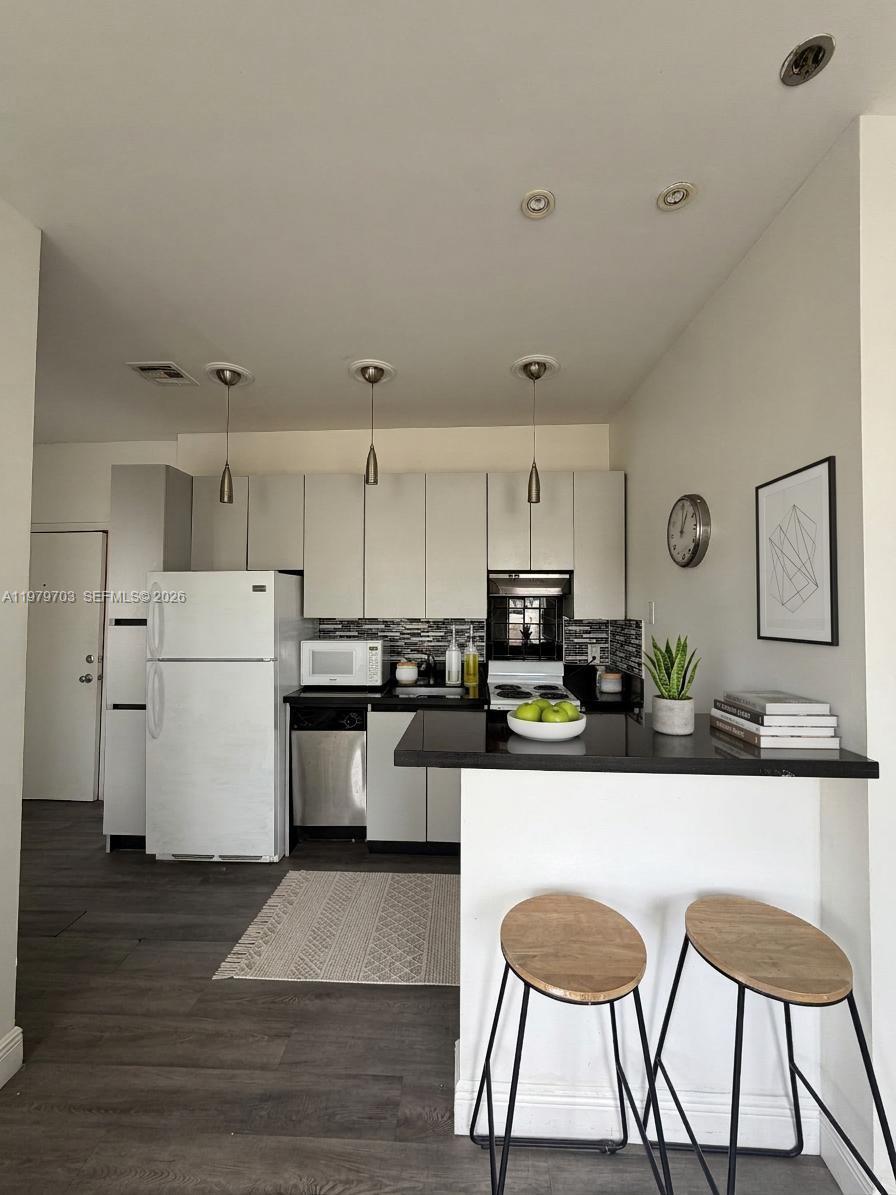 1244 Pennsylvania Ave #305 Miami Beach, FL 33139