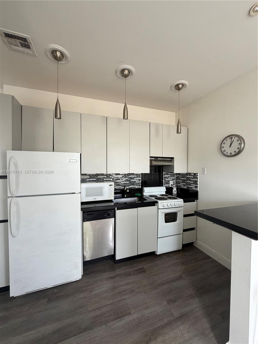 1244 Pennsylvania Ave #305 Miami Beach, FL 33139