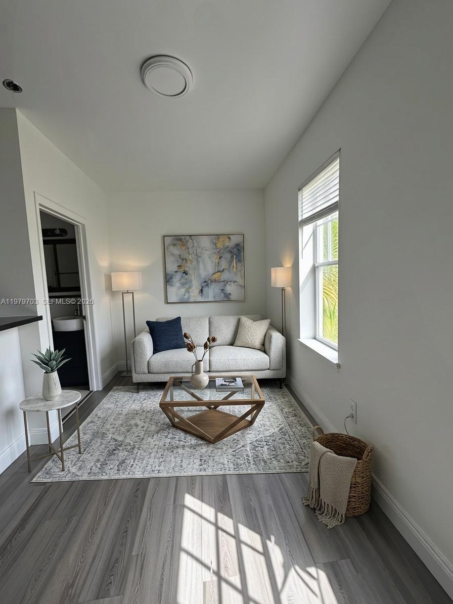 1244 Pennsylvania Ave #305 Miami Beach, FL 33139