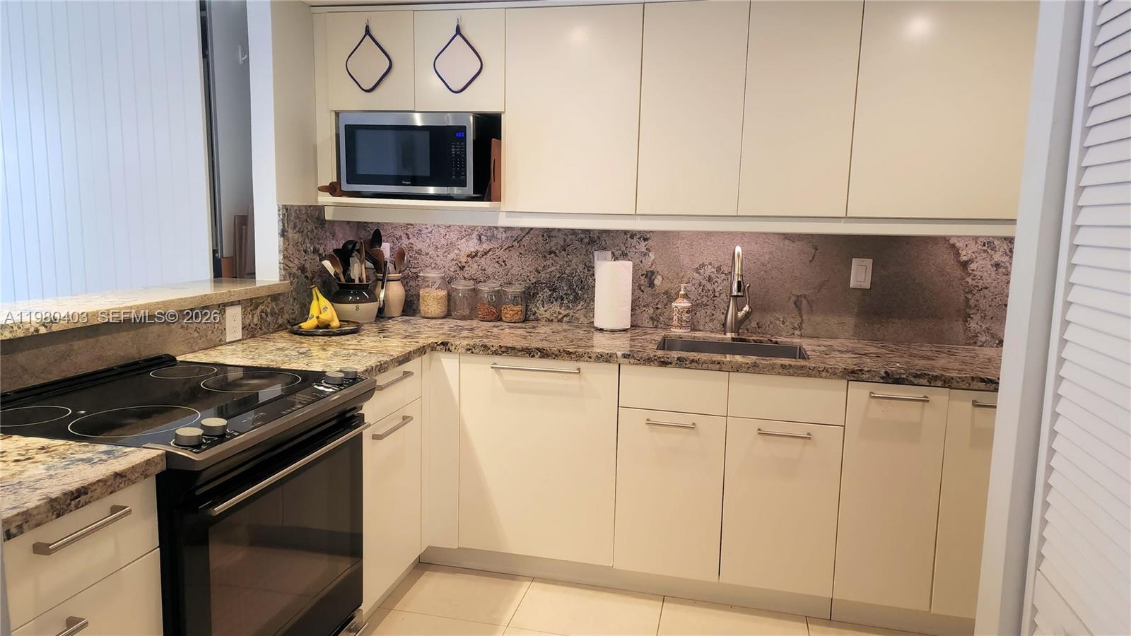 1901 Brickell Ave #B1407 Miami, FL 33129