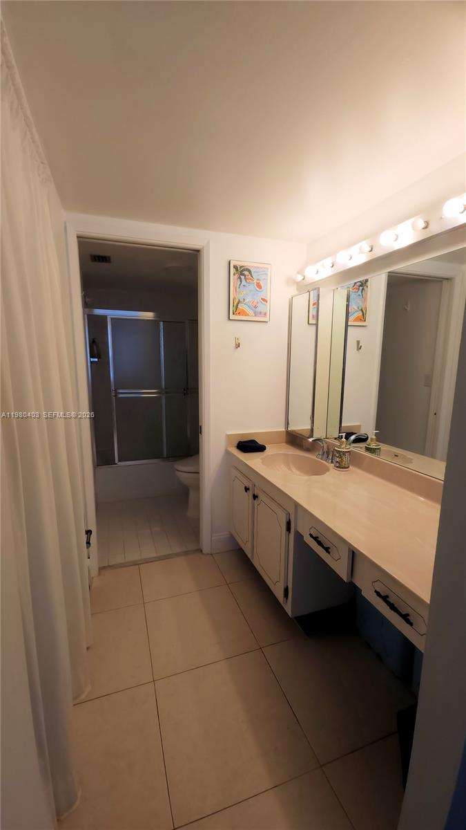 1901 Brickell Ave #B1407 Miami, FL 33129