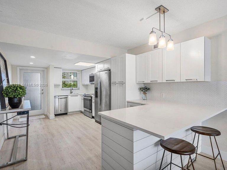 40 Isle Of Venice Dr #6 Fort Lauderdale, FL 33301