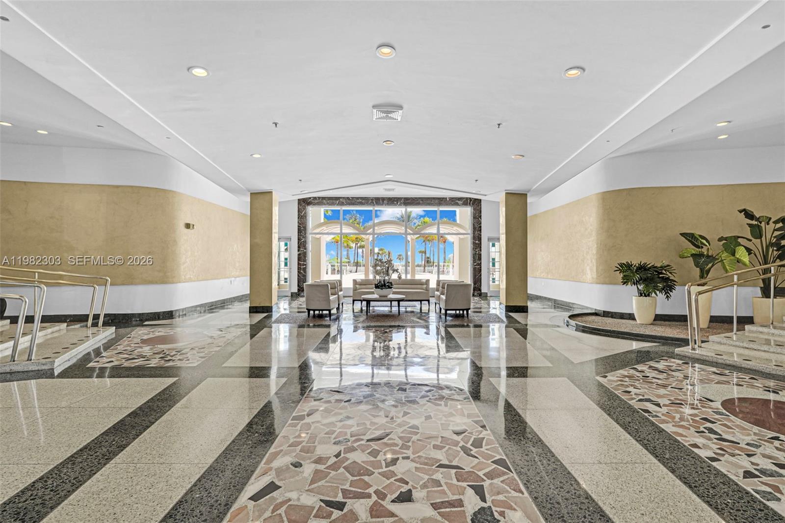 4925 Collins Ave #4A Miami Beach, FL 33140