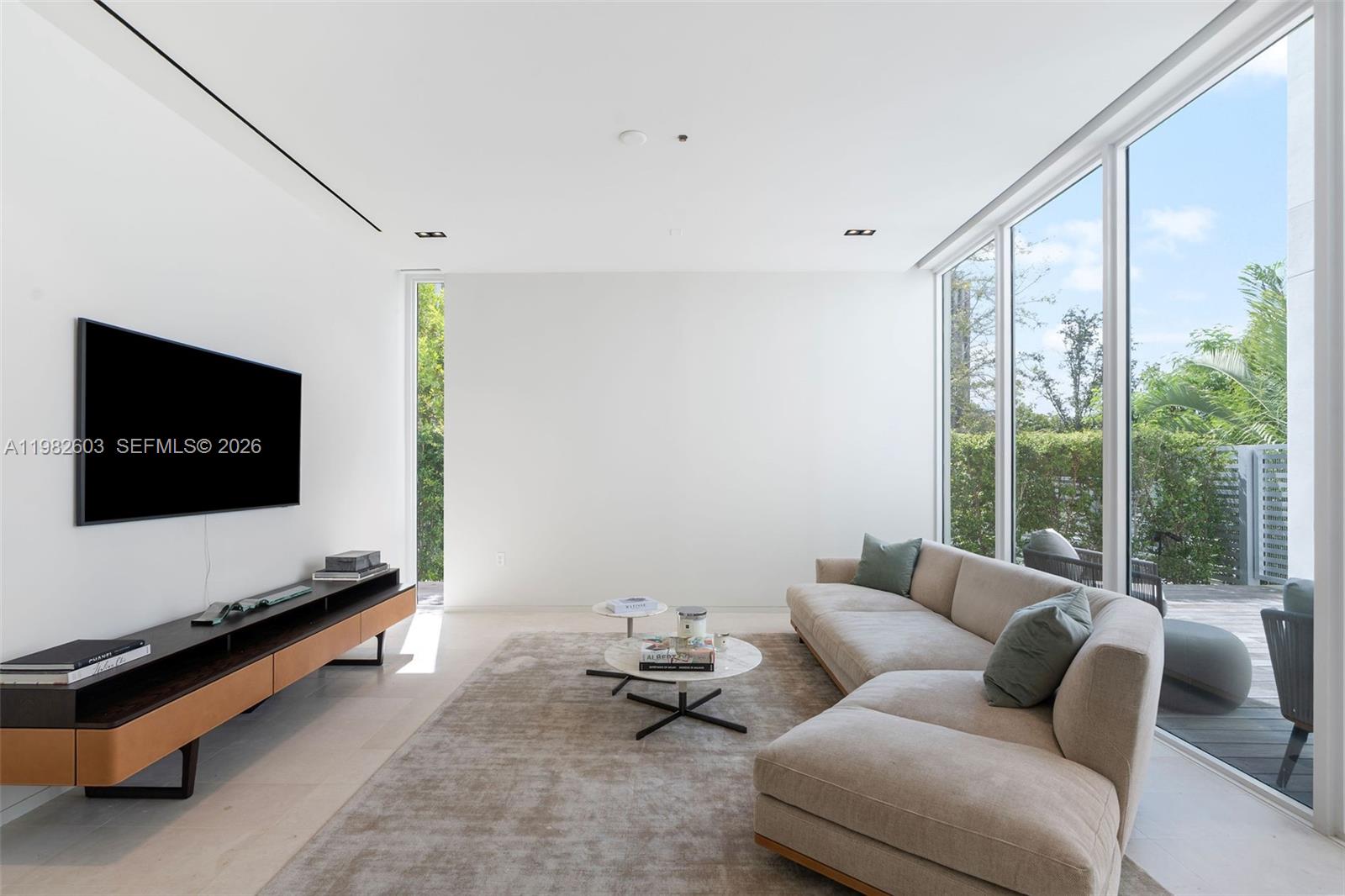 1011 W 48th St #8 Miami Beach, FL 33140