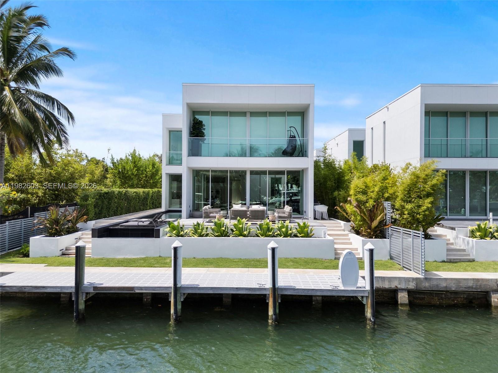 1011 W 48th St #8 Miami Beach, FL 33140