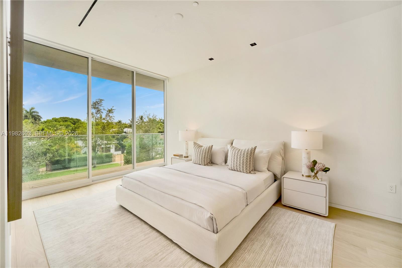 1011 W 48th St #8 Miami Beach, FL 33140