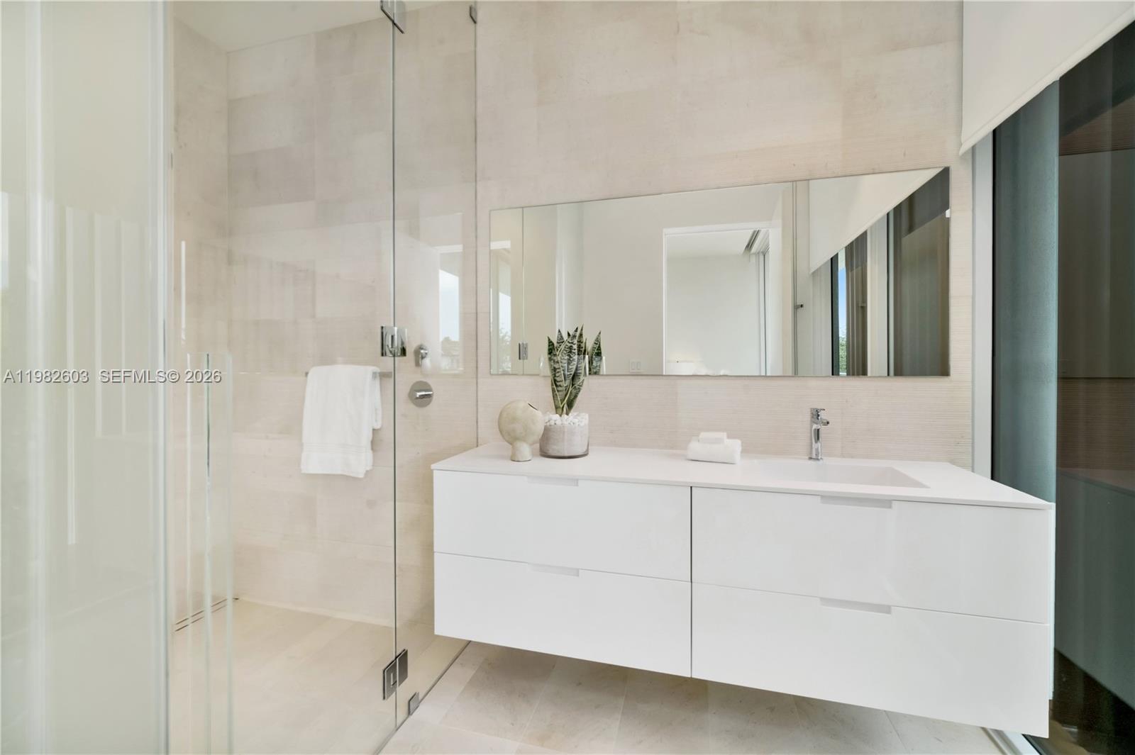 1011 W 48th St #8 Miami Beach, FL 33140