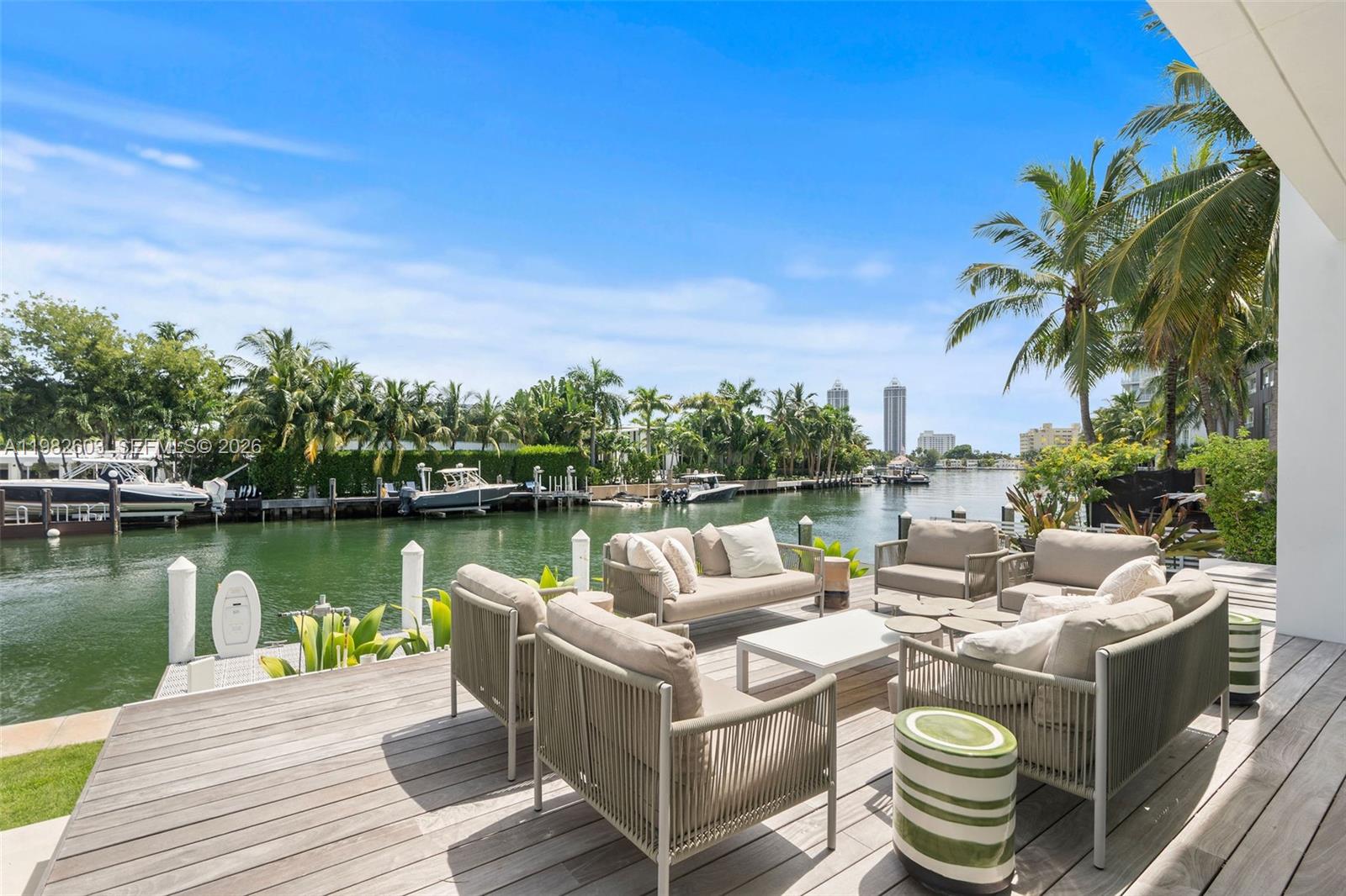 1011 W 48th St #8 Miami Beach, FL 33140