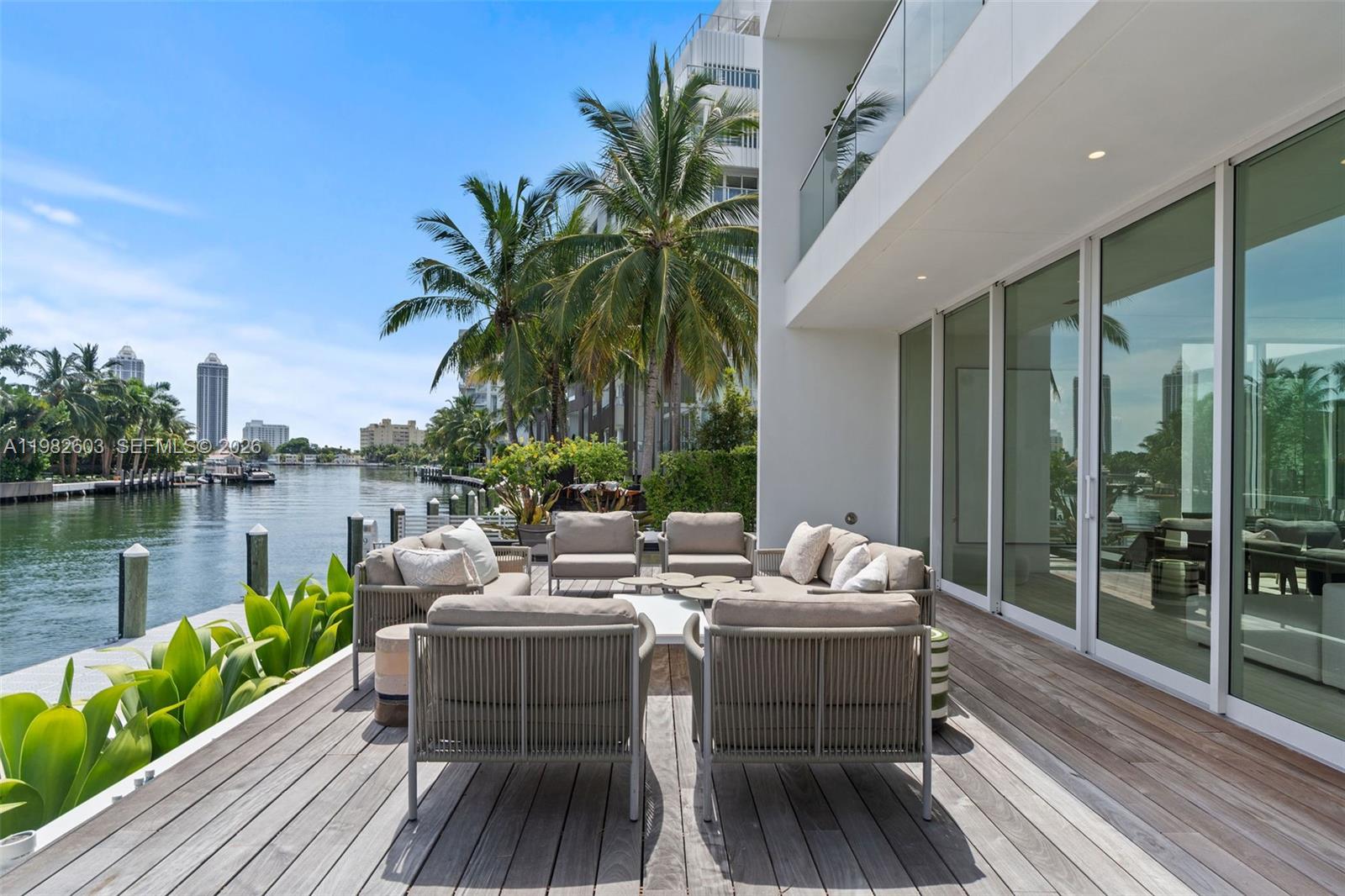 1011 W 48th St #8 Miami Beach, FL 33140