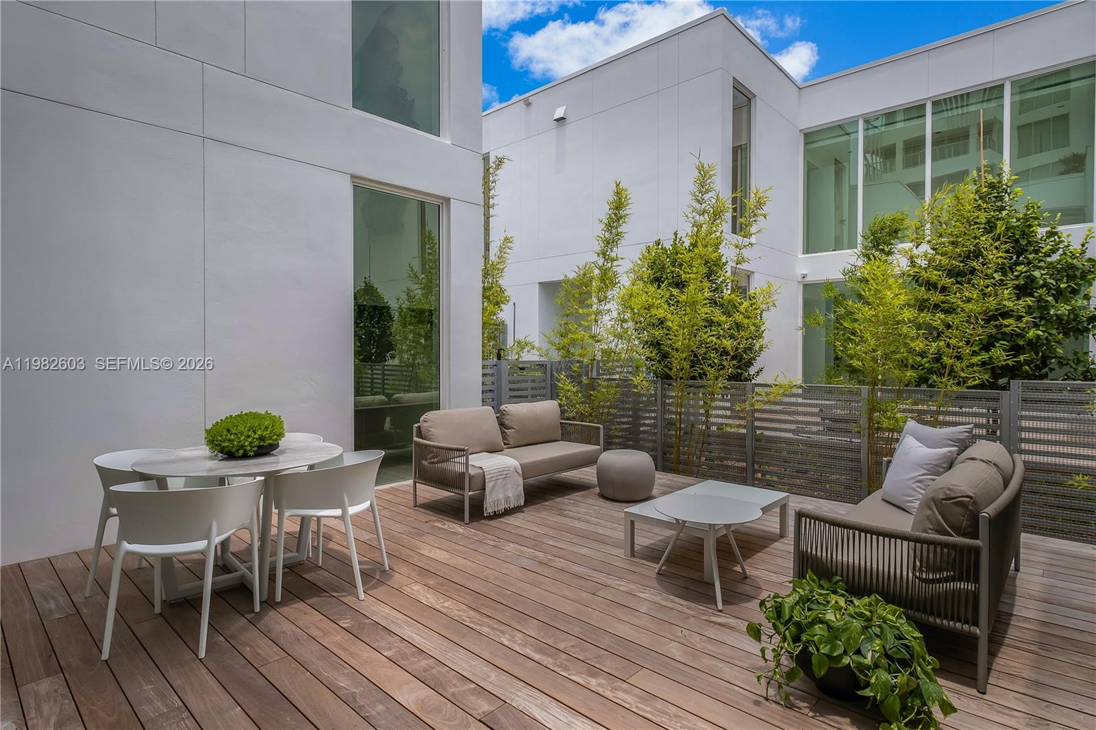 1011 W 48th St #8 Miami Beach, FL 33140