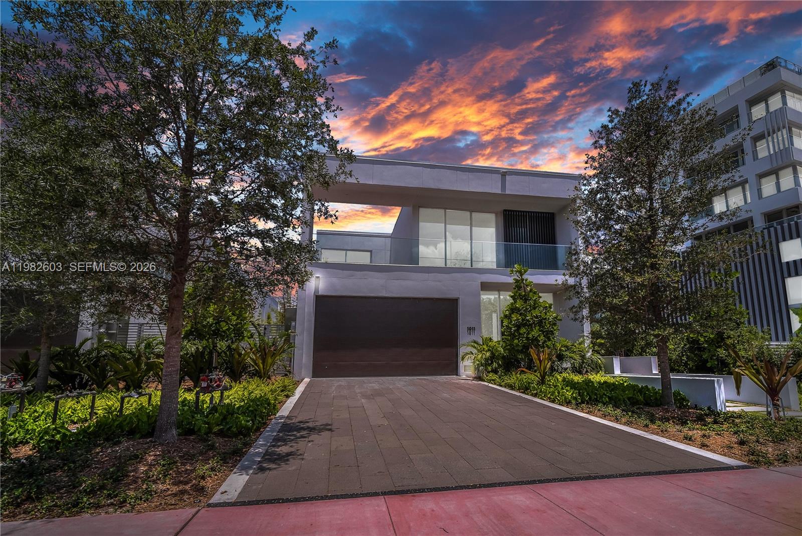 1011 W 48th St #8 Miami Beach, FL 33140