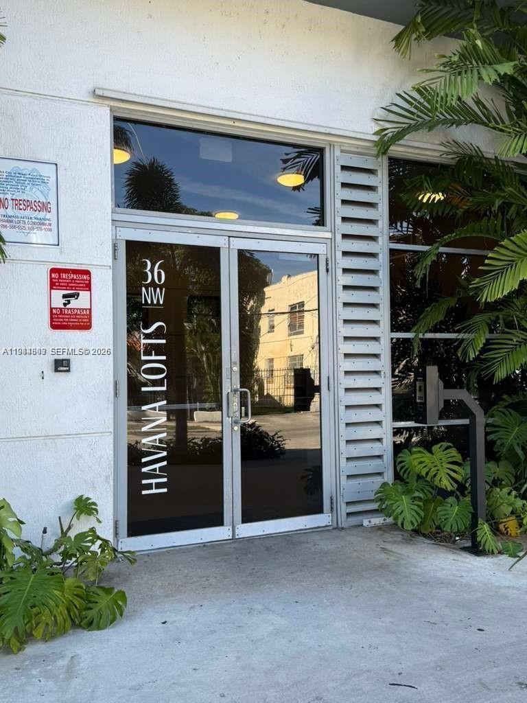 36 NW 6th Ave #408 Miami, FL 33128