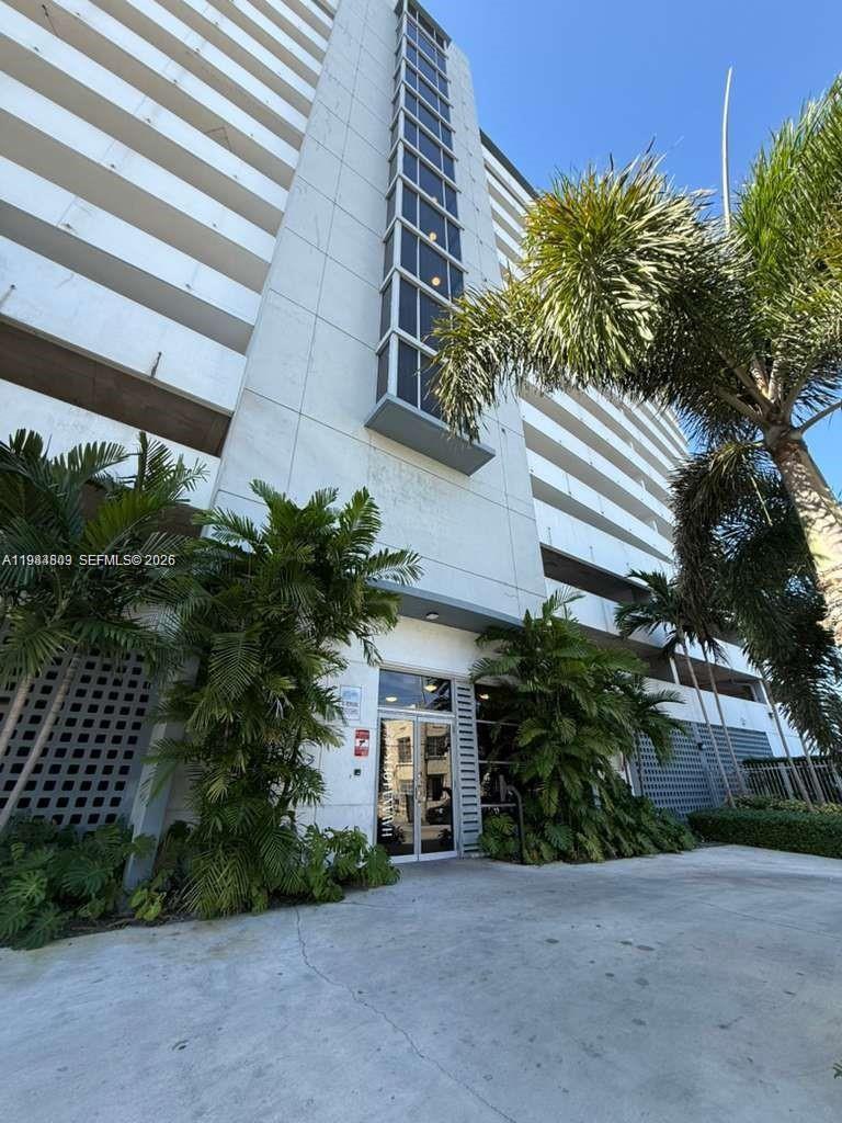 36 NW 6th Ave #408 Miami, FL 33128