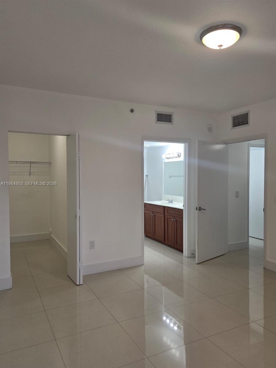 36 NW 6th Ave #408 Miami, FL 33128